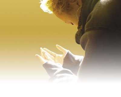 orando a solas
